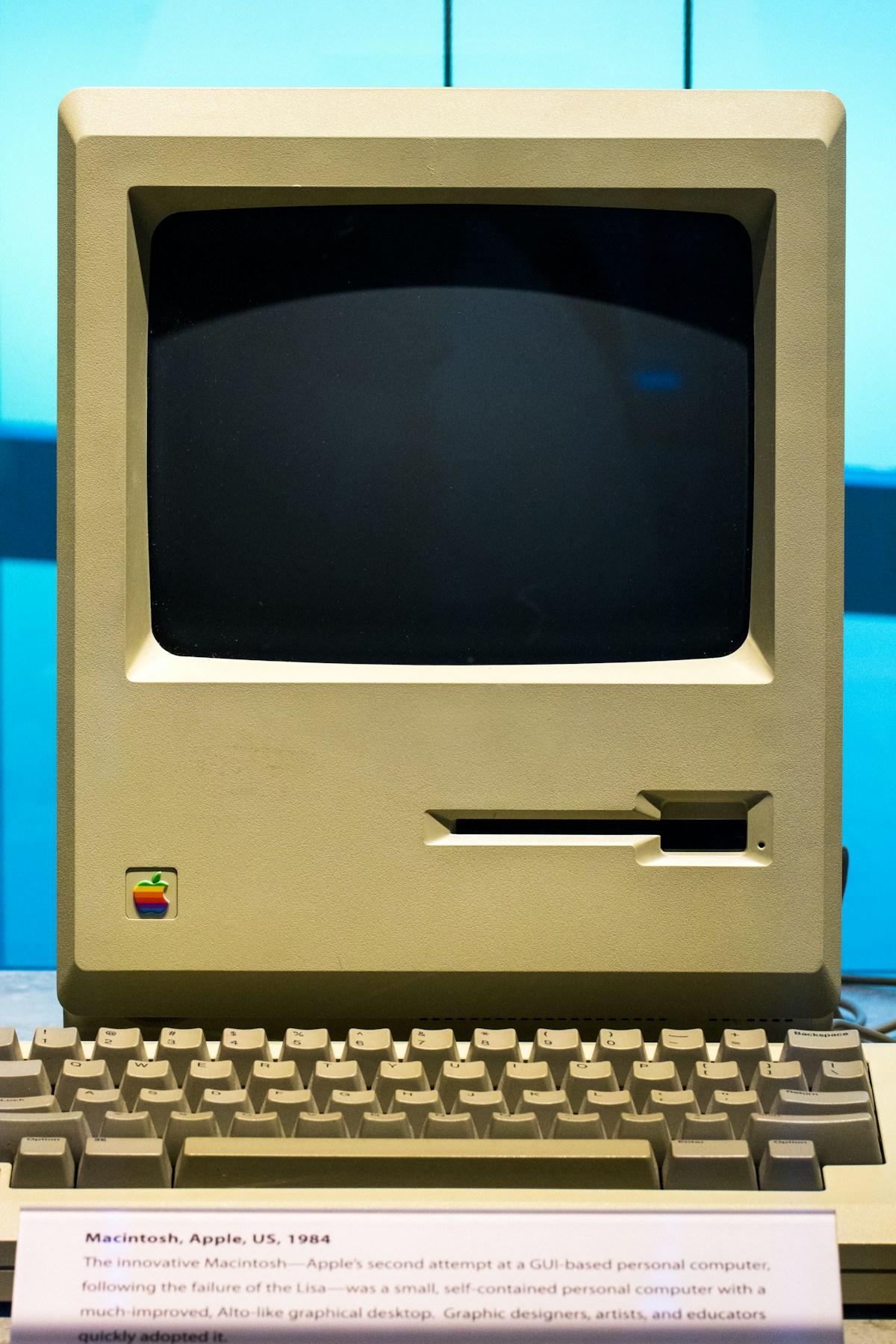 Computador Macintosh cl&aacute;ssico, marco da hist&oacute;ria da computa&ccedil;&atilde;o
