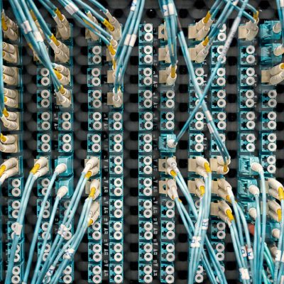 Patch panel de rede estruturada em rack - Nunes Consultoria Inform&aacute;tica