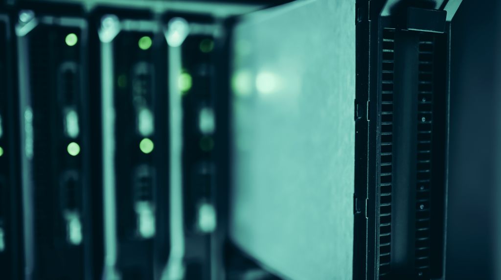 Manutenção de Servidores Manutenção de servidores Windows e Linux em datacenter